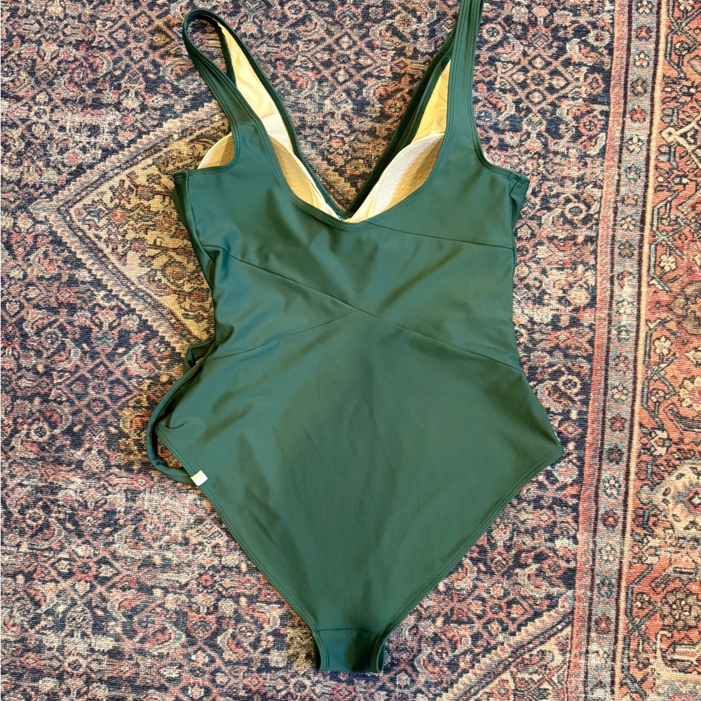 Elegant Green One-Piece Swimsuit - Picture 5 of 5